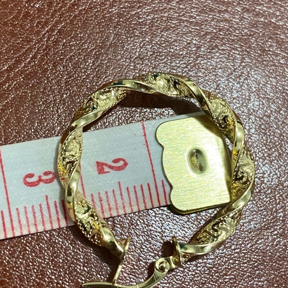 Hoop 18k Gold Earrings - Picture 3 of 5